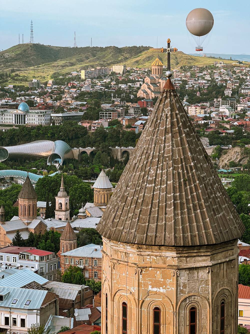 Tiflis, Altstadt mit Blick über die Kura