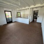 Wunderschöne Lichtdurchflutete Wohnung In Top Lage 4 Wohnzimmer Blick Auf Küche