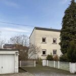 Haus Mit Garage