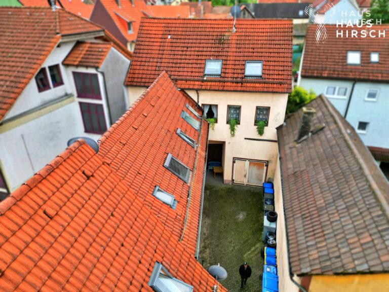 Außenansicht Drohne Hof