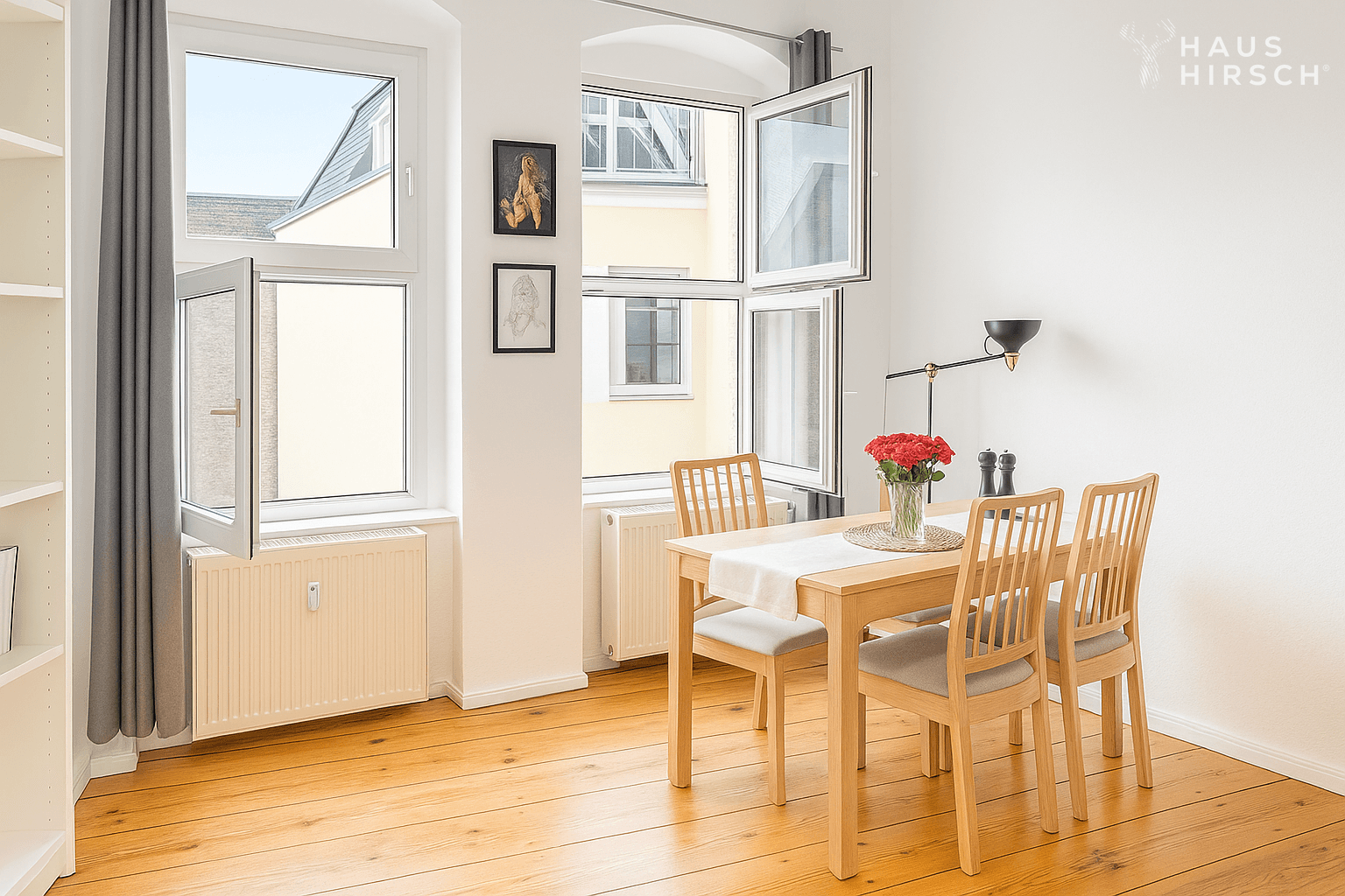 Wohnzimmer (untere Ebene)