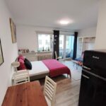 Studio-Wohnung 32 M² Berlin Wilmersdorf: Möbliert, Balkon, Lift, U-/S-Bahn In 3 Minuten Fußläufig. 3 Zimmer