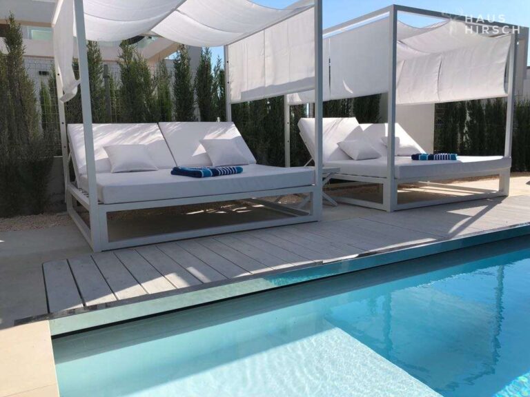 Daybeds Pool