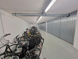 Viel Platz für Fahrräder und Kellerräume