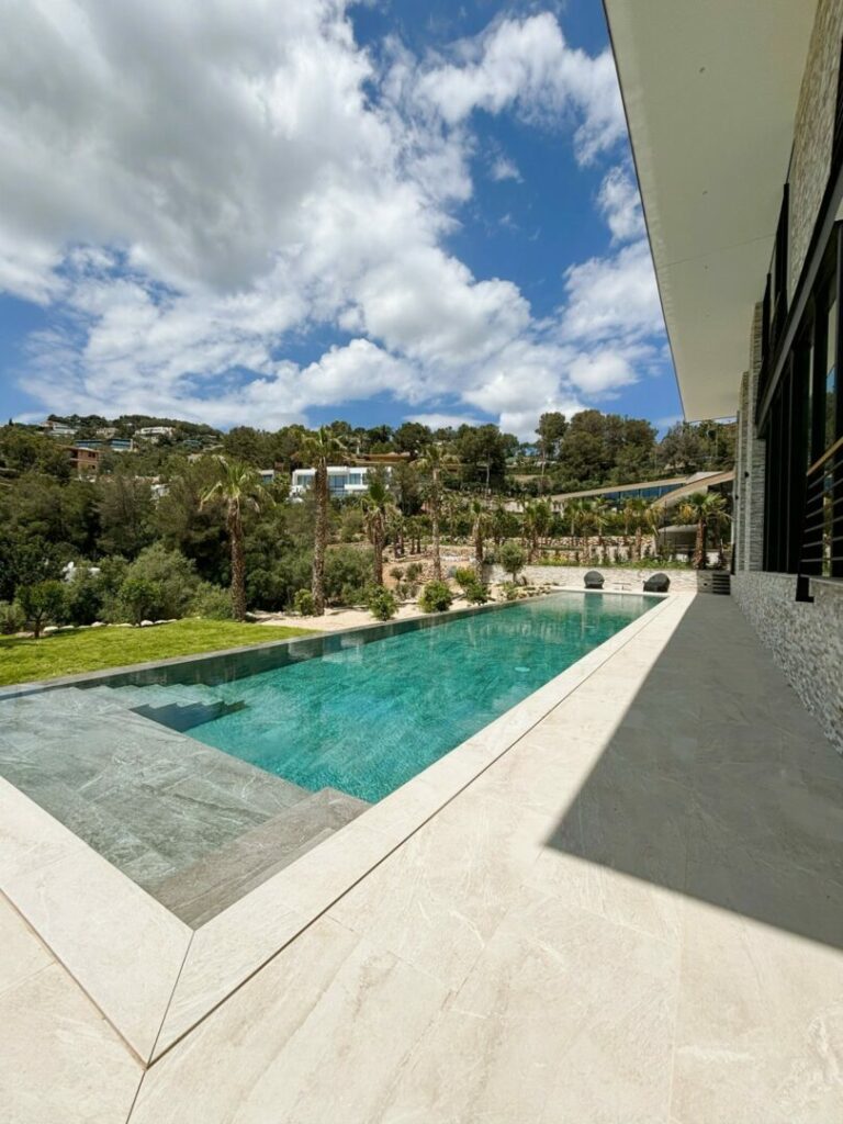 Pool-B3