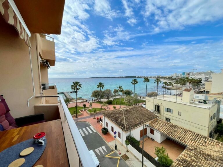 Balkon seitlicher Meerblick zur ruhgen Seitenstraße