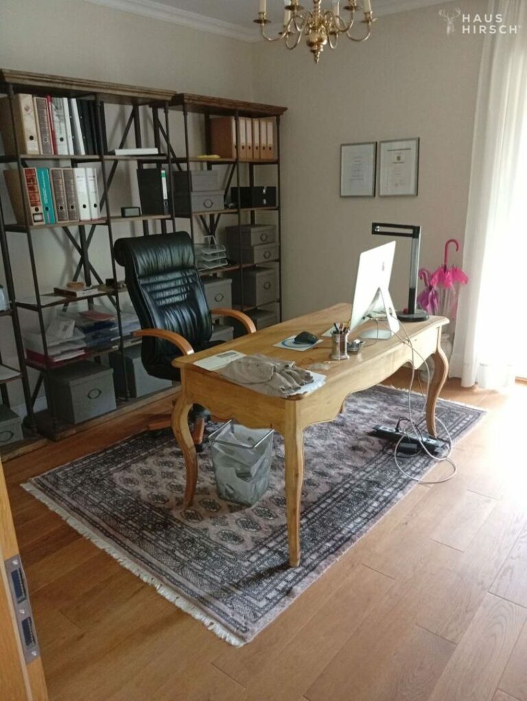 Arbeitszimmer im Erdgeschoss