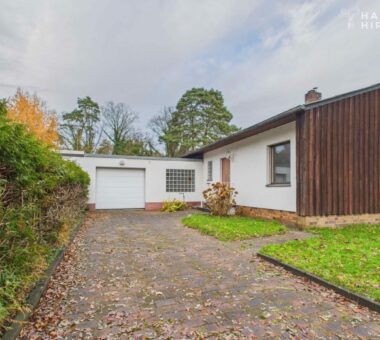 Garage Und Haueingang