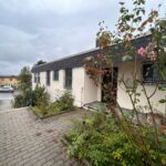 &Quot;Ein Haus Mit Seele: Bungalow In Ruhiger Lage Regensburgs - Bereit Für Neues Leben&Quot; 1 Eigang