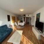 Lichtdurchflutete Etagenwohnung Mit Aufzug, Tiefgarage &Amp; Barrierefreiheit In Der Prinzregentenstraße 1 Wohnzimmer