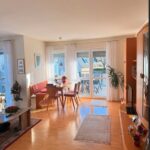 Wohn - Und Essbereich