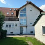 Hof Mit Garage