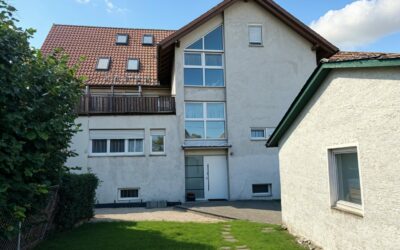 Hof Mit Garage