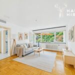 Lichtdurchflutete 4-Zimmer-Wohnung Mit Drei Loggien – Ca. 98 M² Wohnfläche Für Vielfältige Wohnideen 1 Wohnzimmer - (Ki Generiert)