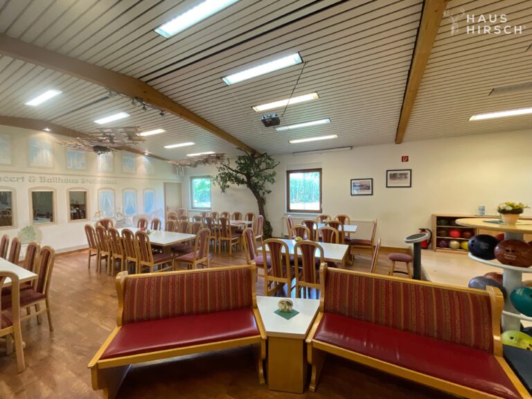 Sitzplätze hinter BowBahn