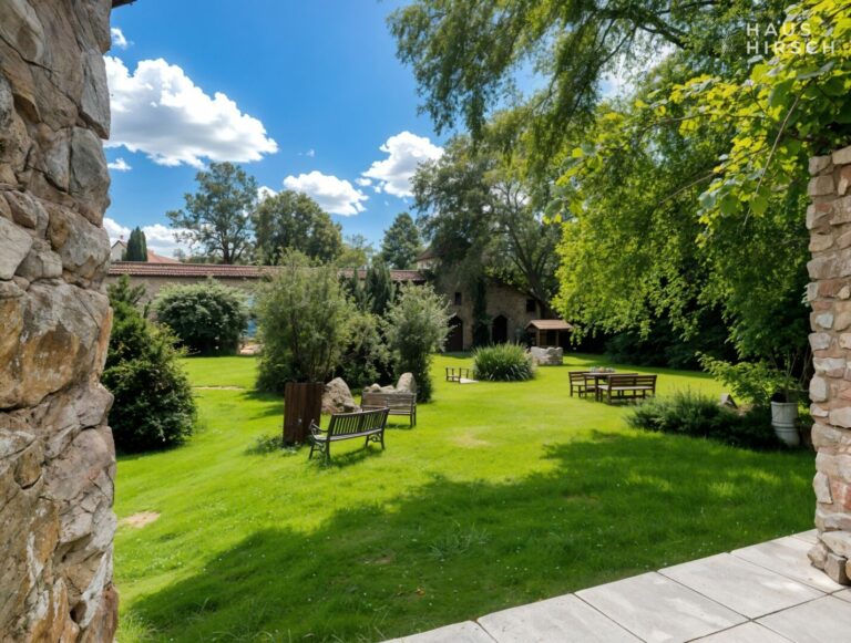 Schlossgarten mit Zehntscheuer