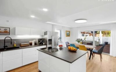 Exklusiver Küchen- Und Essbereich