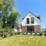 Hausansicht - Gartenbeispiel