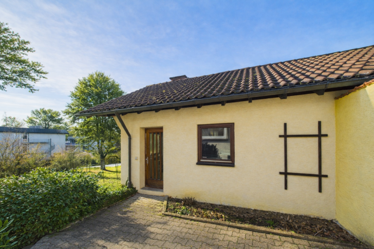 Außenansicht Garage