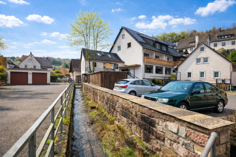direkt am idyllischen Bachlauf