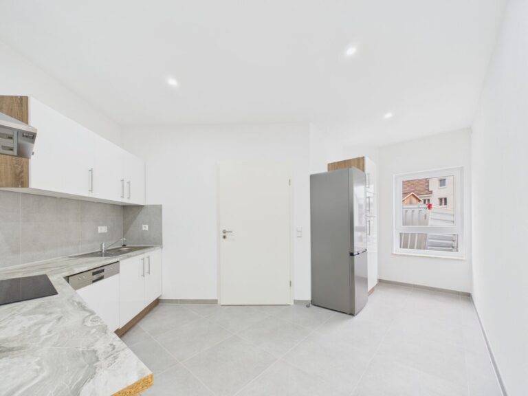 Küche mit Essbereich