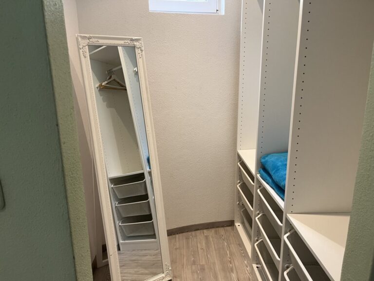 Pension Apartment Schrank