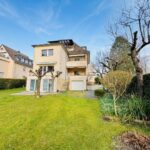 Hausansicht Hinten Mit Garage