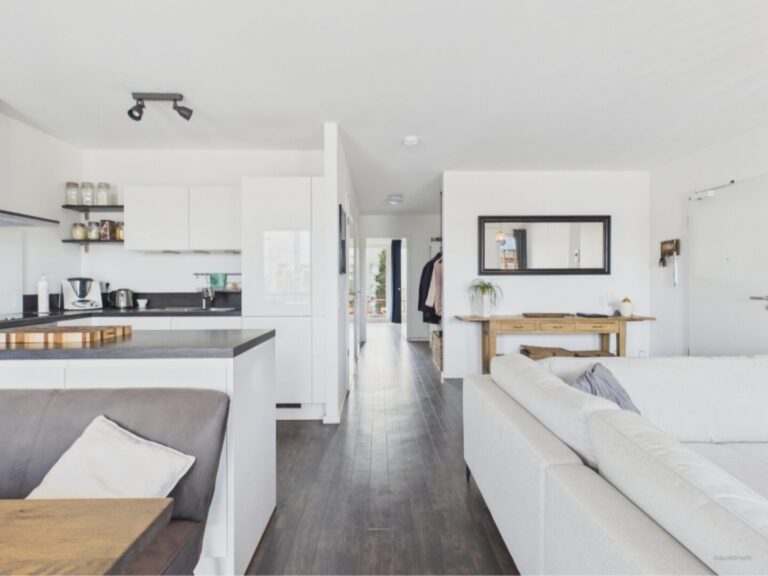 Küche / Flurbereich