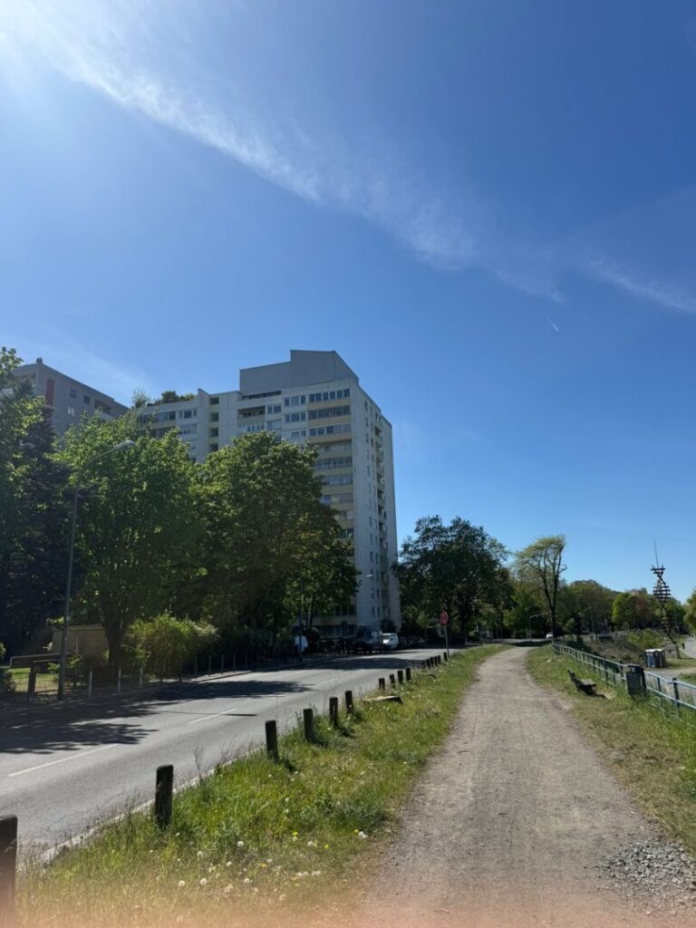 Gepflegte Wohnanlage mit Grün