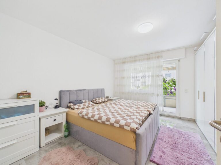 Schlafzimmer 1
