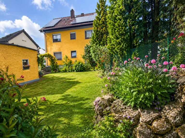 Haus von garten aus