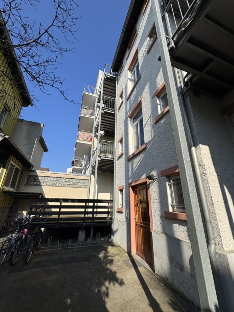 Hof mit den Balkonen