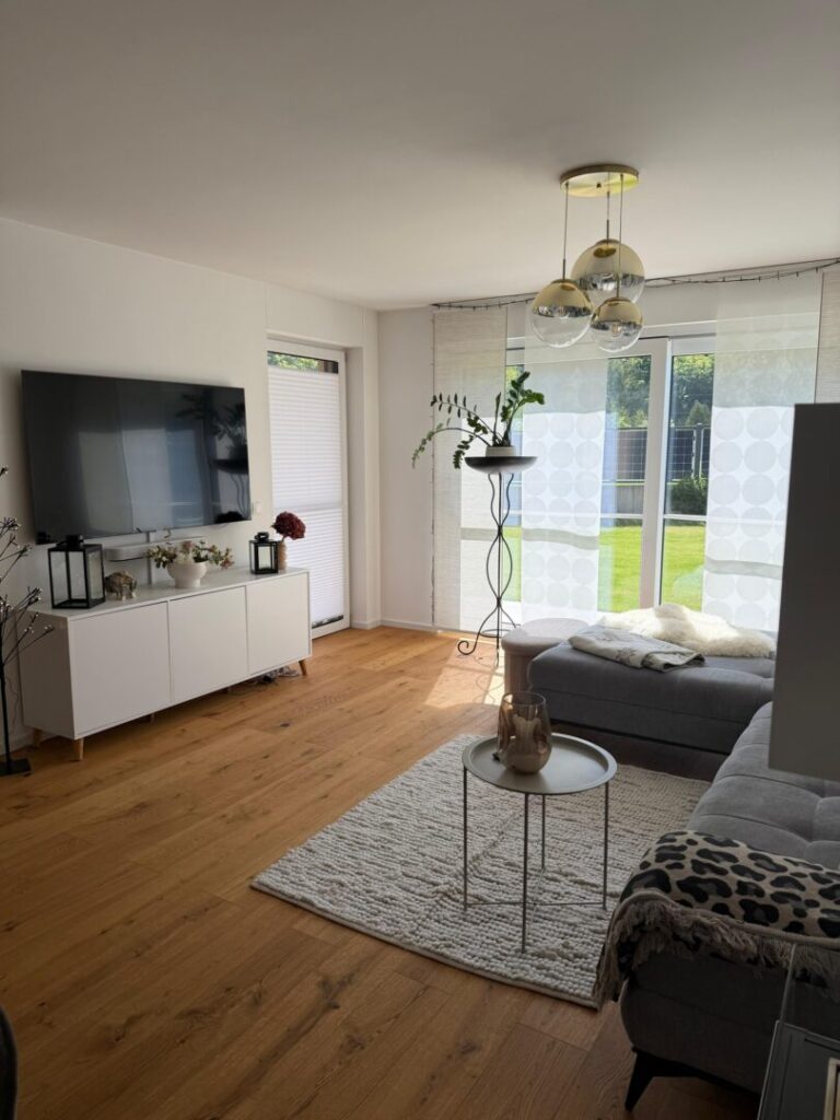 Wohnzimmer mit Garten