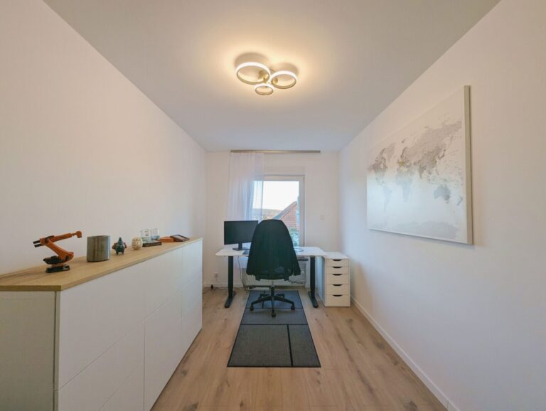 Schlaf-/Arbeitszimmer 2