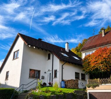 Außenansicht + Garage