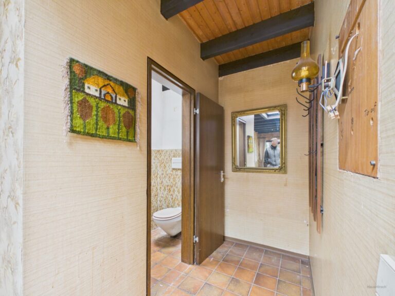 Garderobe mit Gäste WC im OG