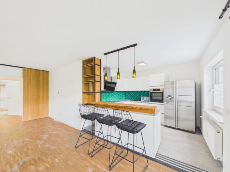 Wohnzimmer mit Küche