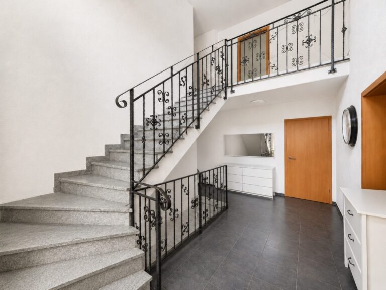 Treppenhaus R
