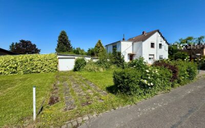 Ansicht Mit Garage