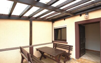 Eingangsbereich Mit Balkon