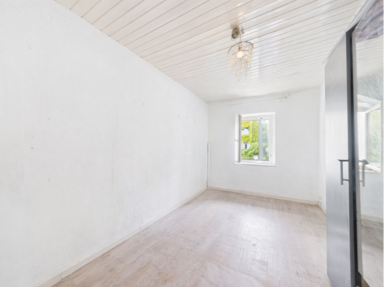 Zimmer 1 (Geräumt mit KI)