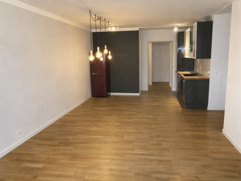 Wohnen/Essen (KI Staging)