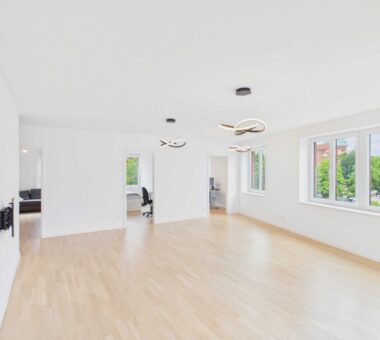 Großzügiges Wohnzimmer