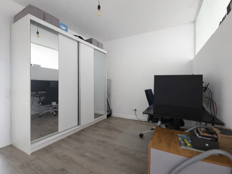 Büro mobliert