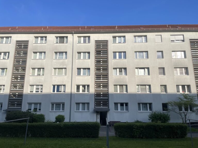 Vorderansicht Eingang