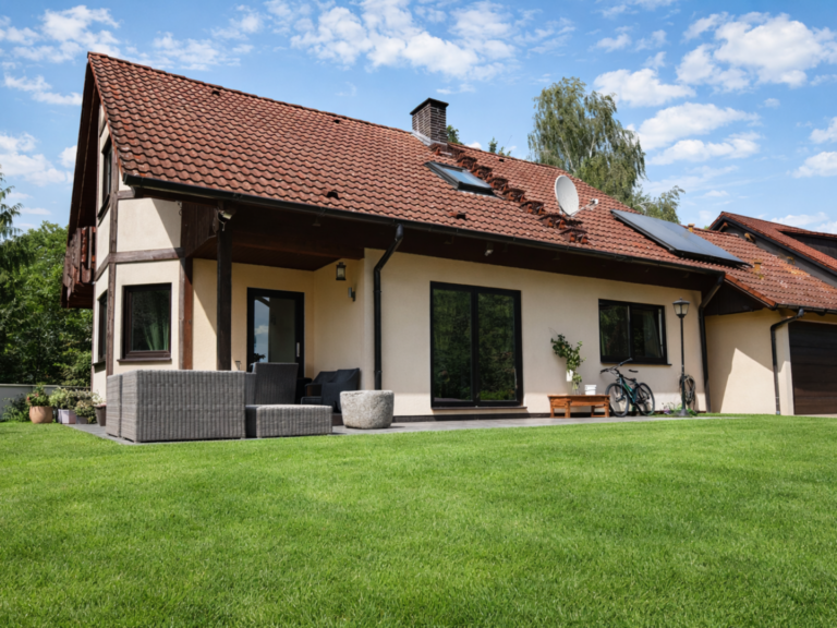 Hausansicht KI Staging
