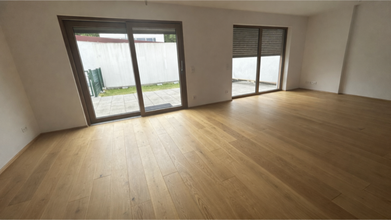 Wohnzimmer m. Terrasse