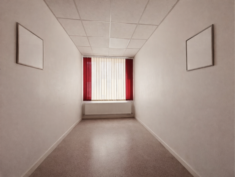 Studio (KI Staging)