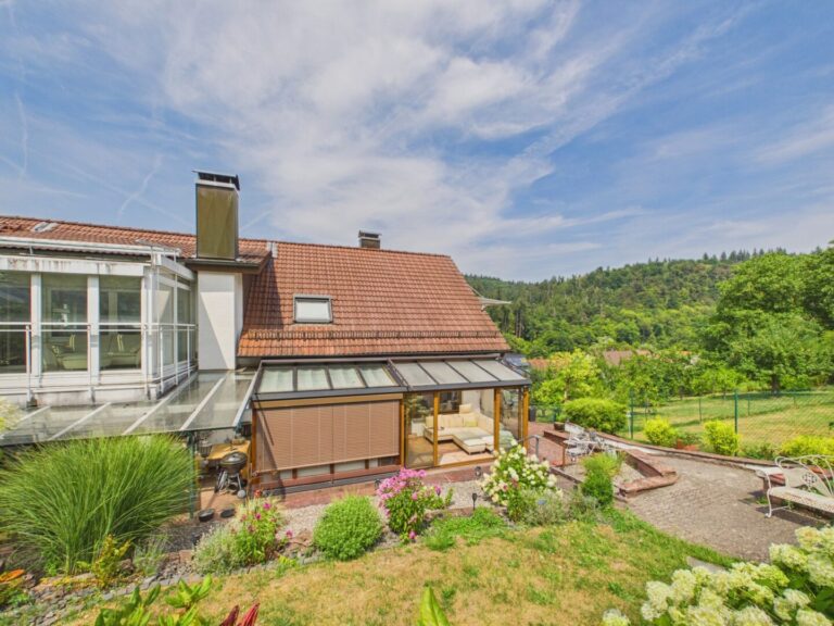 Rückansicht mit Naturblick