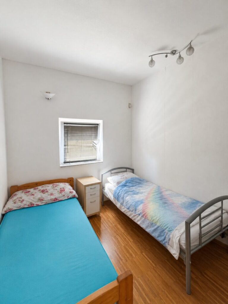 Schlafzimmer 2 (KI)